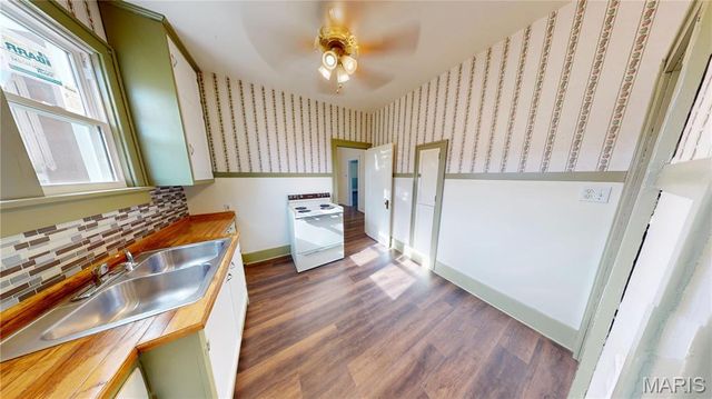 310 E South Avenue, Greenville, IL 62246