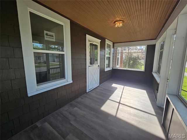 310 E South Avenue, Greenville, IL 62246