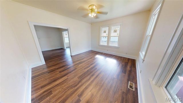 310 E South Avenue, Greenville, IL 62246
