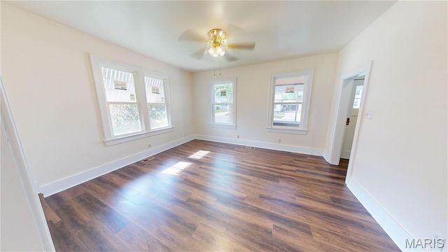 310 E South Avenue, Greenville, IL 62246