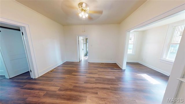 310 E South Avenue, Greenville, IL 62246