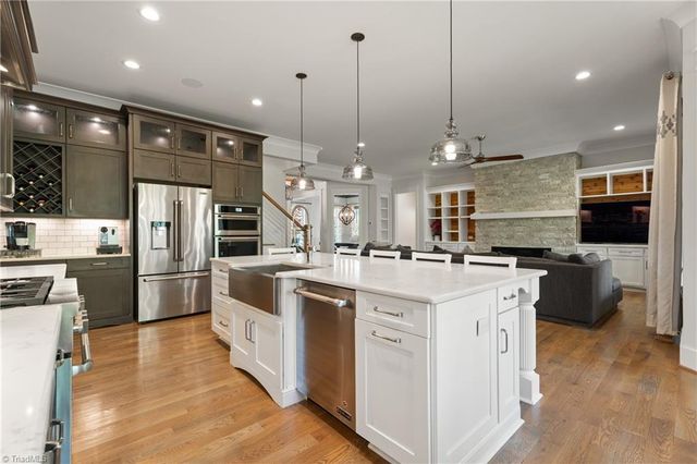 5360 Summer Hill Lane, Winston-salem, NC 27106