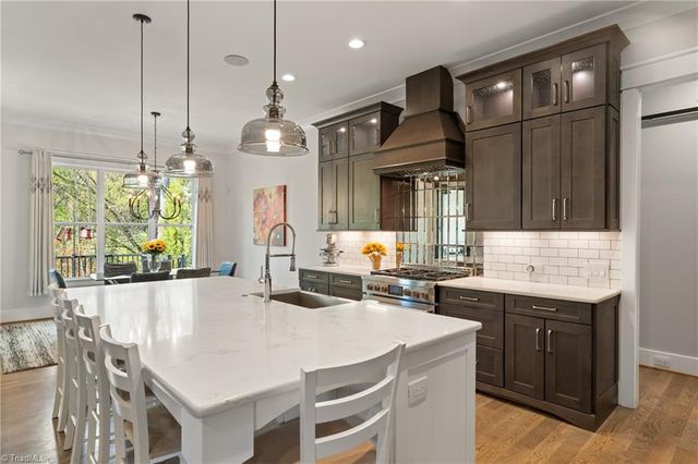 5360 Summer Hill Lane, Winston-salem, NC 27106