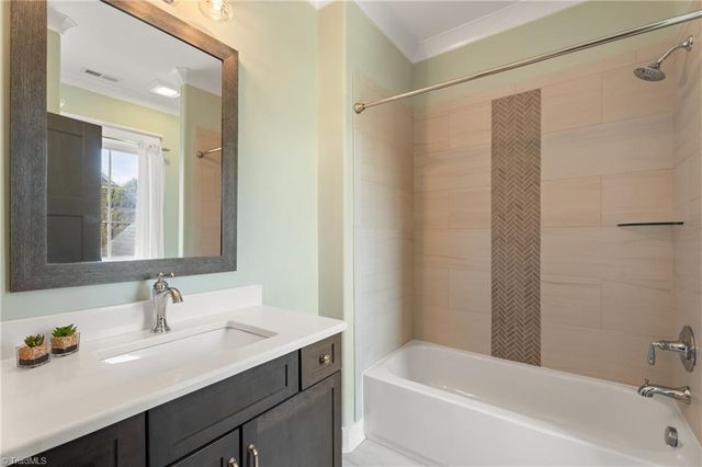 5360 Summer Hill Lane, Winston-salem, NC 27106