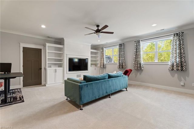 5360 Summer Hill Lane, Winston-salem, NC 27106
