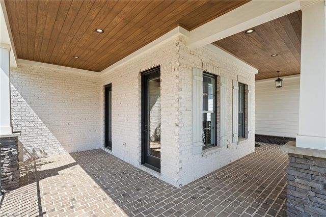5360 Summer Hill Lane, Winston-salem, NC 27106