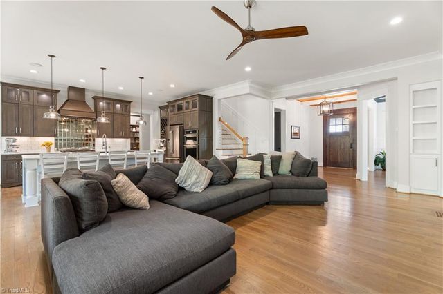 5360 Summer Hill Lane, Winston-salem, NC 27106