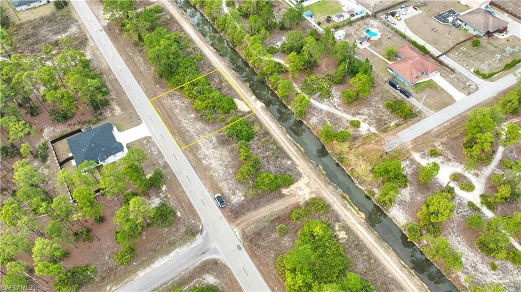 1113 E 12th ST, LEHIGH ACRES, FL 33972 — photo 2