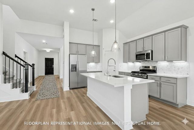 1102 Radiant Avenue, La Marque, TX 77568