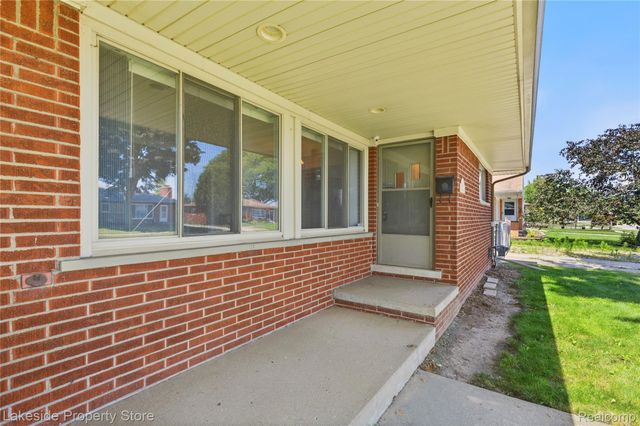 35313 Weideman Street, Clinton Charter Township, MI 48035
