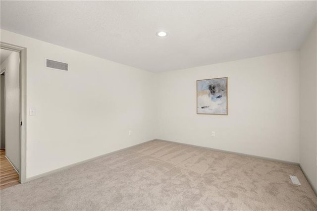 2116 E Mohawk Drive, Olathe, KS 66062