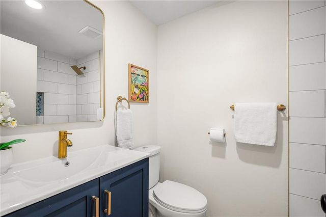 2116 E Mohawk Drive, Olathe, KS 66062