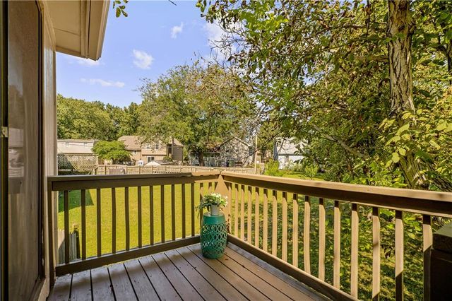 2116 E Mohawk Drive, Olathe, KS 66062