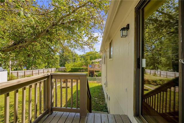 2116 E Mohawk Drive, Olathe, KS 66062