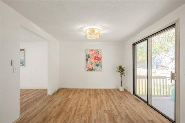 2116 E Mohawk Drive, Olathe, KS 66062