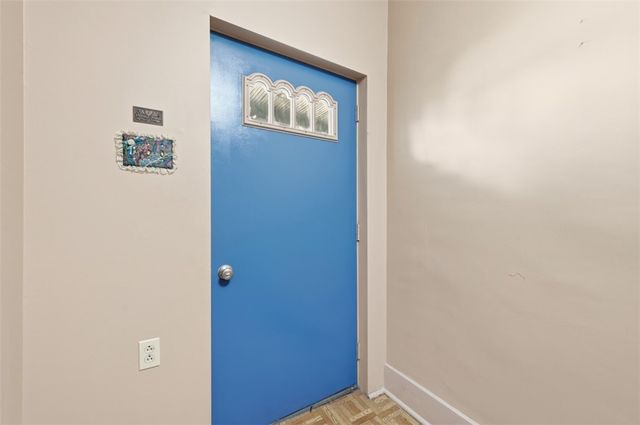 13 HAWTHORNE AVE, Crafton, PA 15205