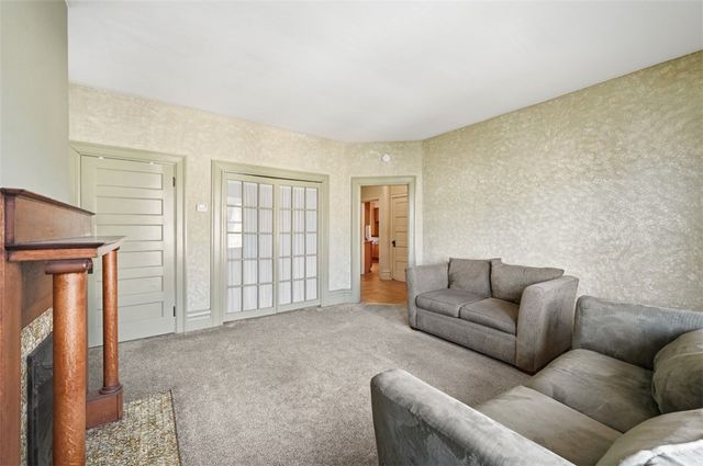 13 HAWTHORNE AVE, Crafton, PA 15205