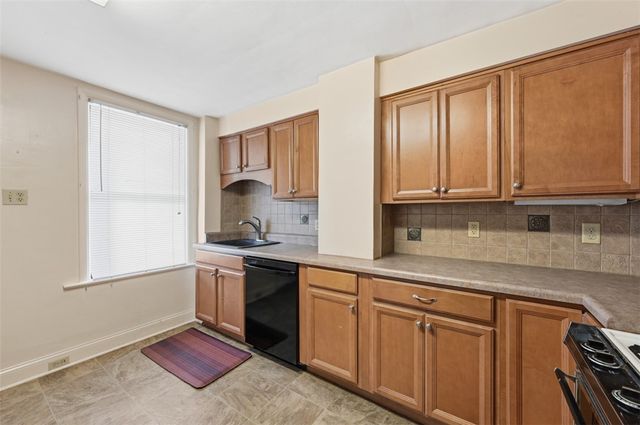 13 HAWTHORNE AVE, Crafton, PA 15205