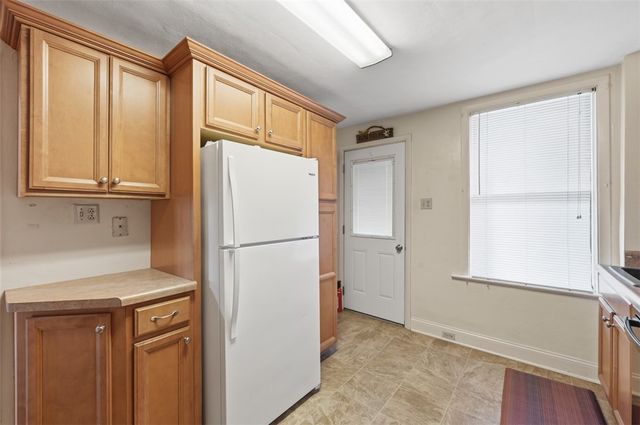 13 HAWTHORNE AVE, Crafton, PA 15205