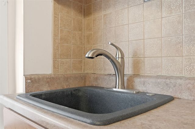 13 HAWTHORNE AVE, Crafton, PA 15205