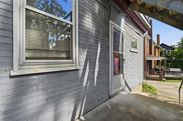 13 HAWTHORNE AVE, Crafton, PA 15205