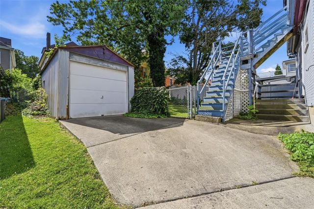 13 HAWTHORNE AVE, Crafton, PA 15205
