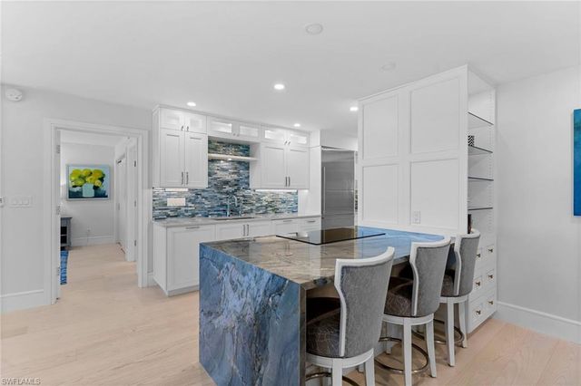 2171 Gulf Shore BLVD N 603, Naples, FL 34102