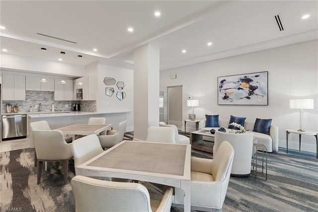 2171 Gulf Shore BLVD N 603, Naples, FL 34102