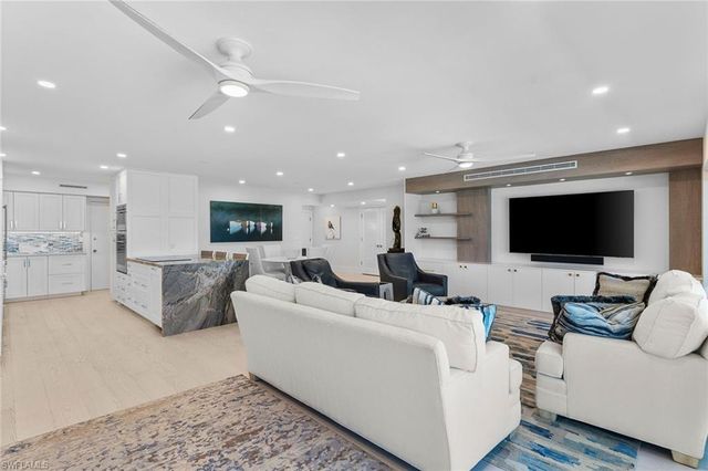 2171 Gulf Shore BLVD N 603, Naples, FL 34102