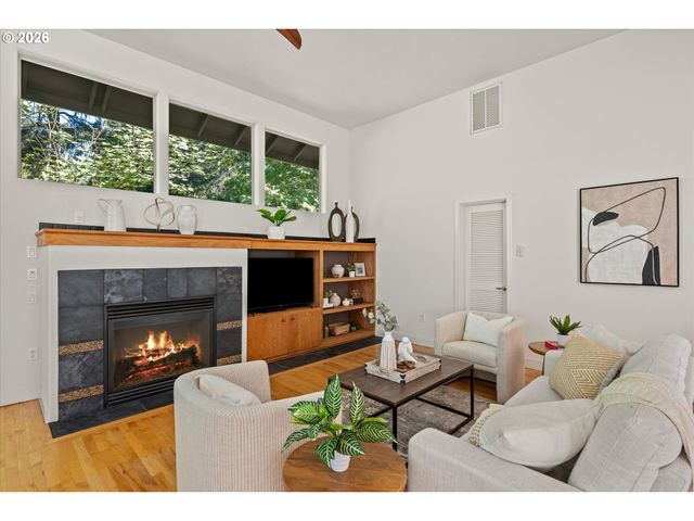 4249 Sw DOSCH Rd, Portland, OR 97239