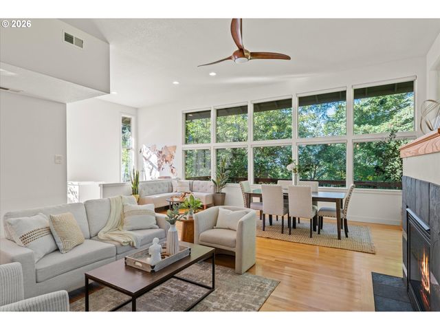 4249 Sw DOSCH Rd, Portland, OR 97239