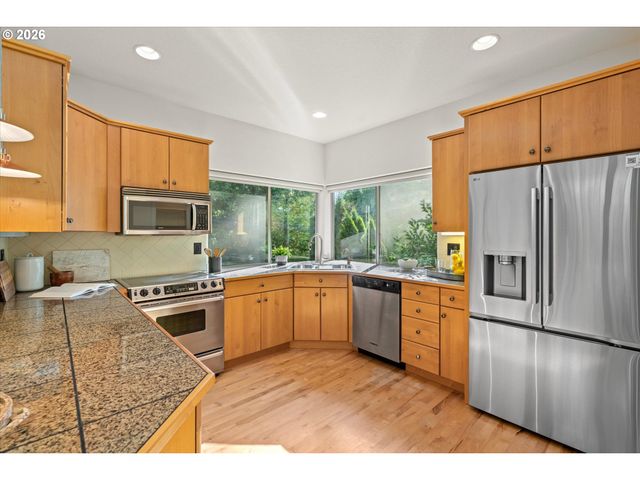 4249 Sw DOSCH Rd, Portland, OR 97239