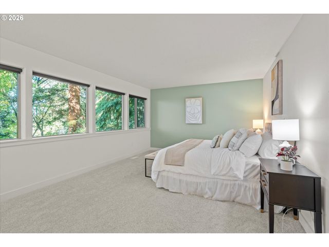 4249 Sw DOSCH Rd, Portland, OR 97239