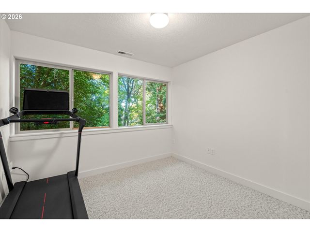 4249 Sw DOSCH Rd, Portland, OR 97239