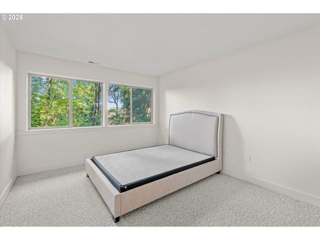 4249 Sw DOSCH Rd, Portland, OR 97239