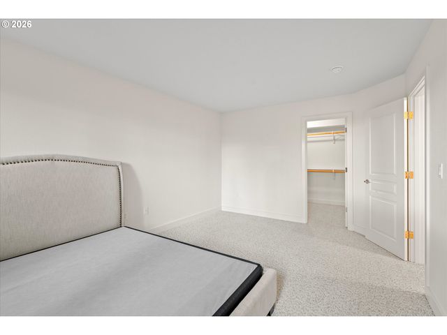 4249 Sw DOSCH Rd, Portland, OR 97239