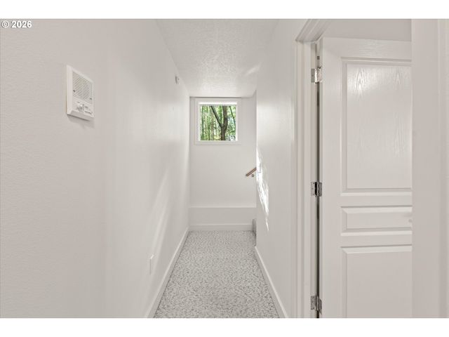4249 Sw DOSCH Rd, Portland, OR 97239