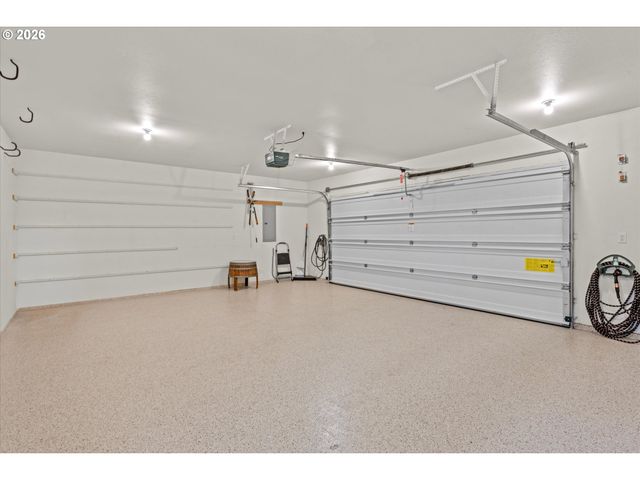 4249 Sw DOSCH Rd, Portland, OR 97239