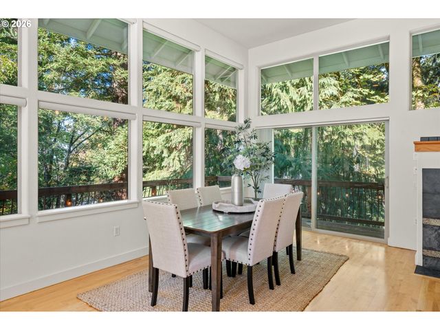 4249 Sw DOSCH Rd, Portland, OR 97239