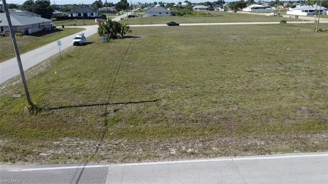2098 Diplomat PKWY E, Cape Coral, FL 33909