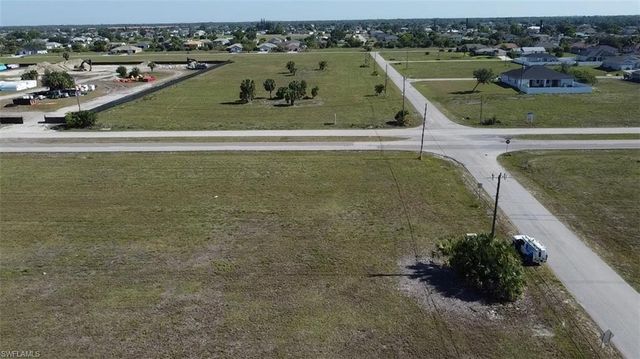 2098 Diplomat PKWY E, Cape Coral, FL 33909