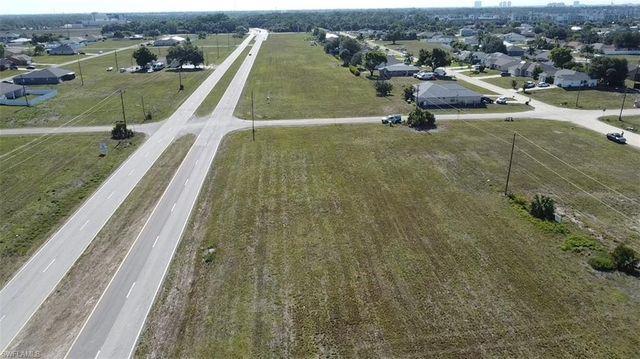 2098 Diplomat PKWY E, Cape Coral, FL 33909