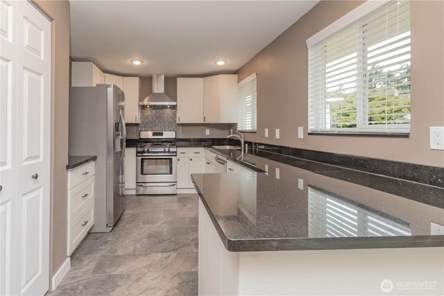 1060 Lynnwood Avenue NE, Renton, WA 98056