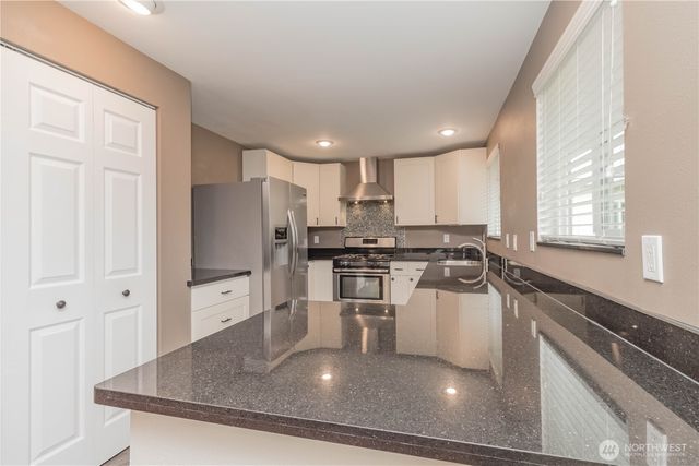 1060 Lynnwood Avenue NE, Renton, WA 98056