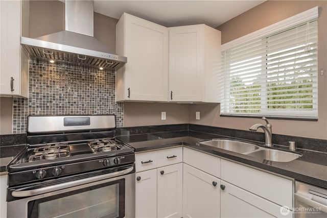 1060 Lynnwood Avenue NE, Renton, WA 98056