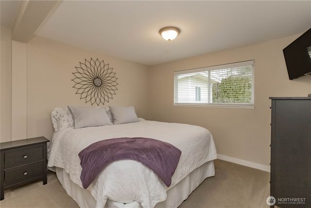 1060 Lynnwood Avenue NE, Renton, WA 98056