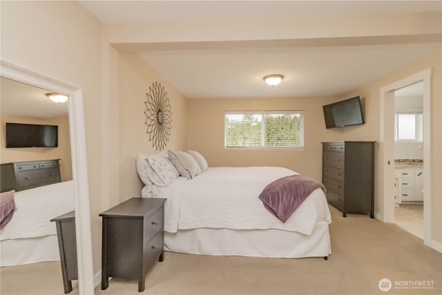 1060 Lynnwood Avenue NE, Renton, WA 98056