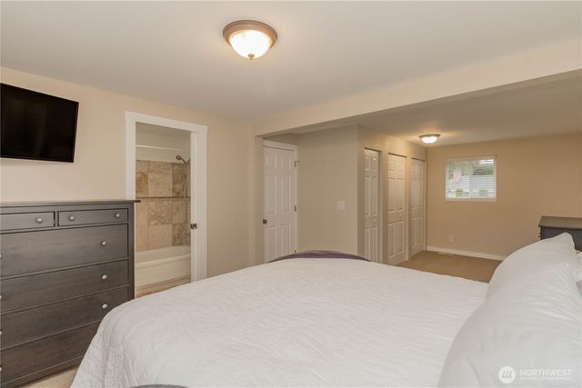 1060 Lynnwood Avenue NE, Renton, WA 98056