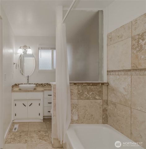 1060 Lynnwood Avenue NE, Renton, WA 98056