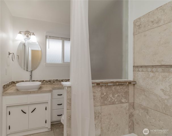 1060 Lynnwood Avenue NE, Renton, WA 98056